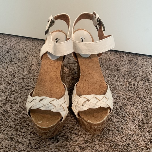 Qupid Wedges - Picture 2 of 6